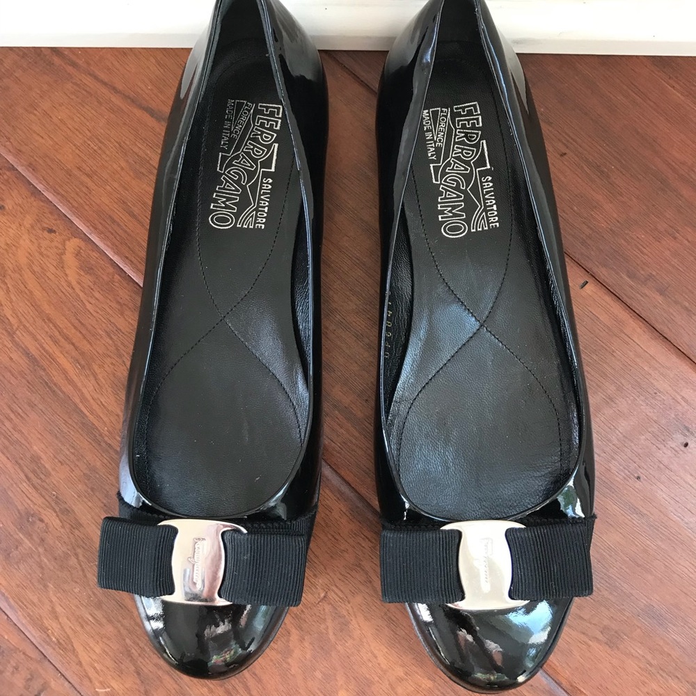Ferragamo Varina Bow Patent Leather Ballet Flats